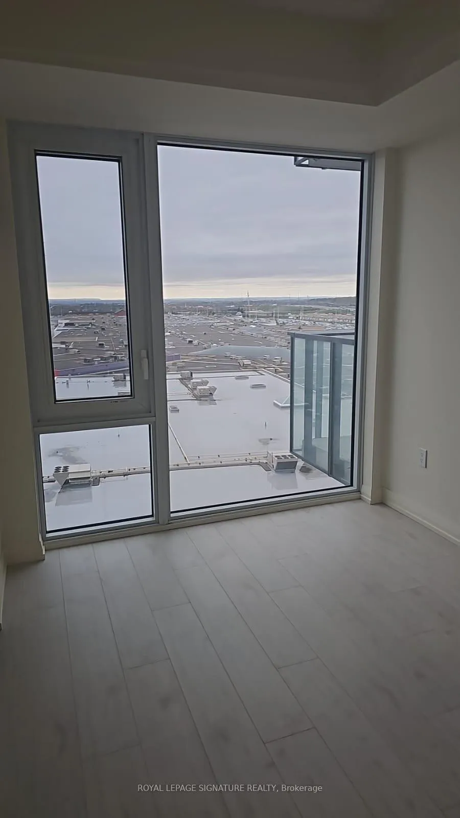 Photo 14 of Unit 807, 27 Korda Gate, Vaughan, Vellore Village — HOMEH