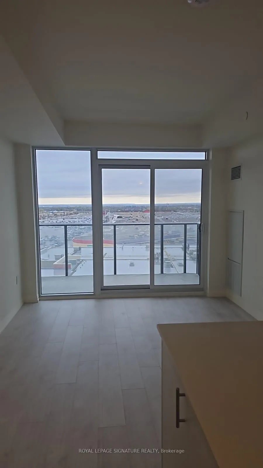 Photo 16 of Unit 807, 27 Korda Gate, Vaughan, Vellore Village — HOMEH