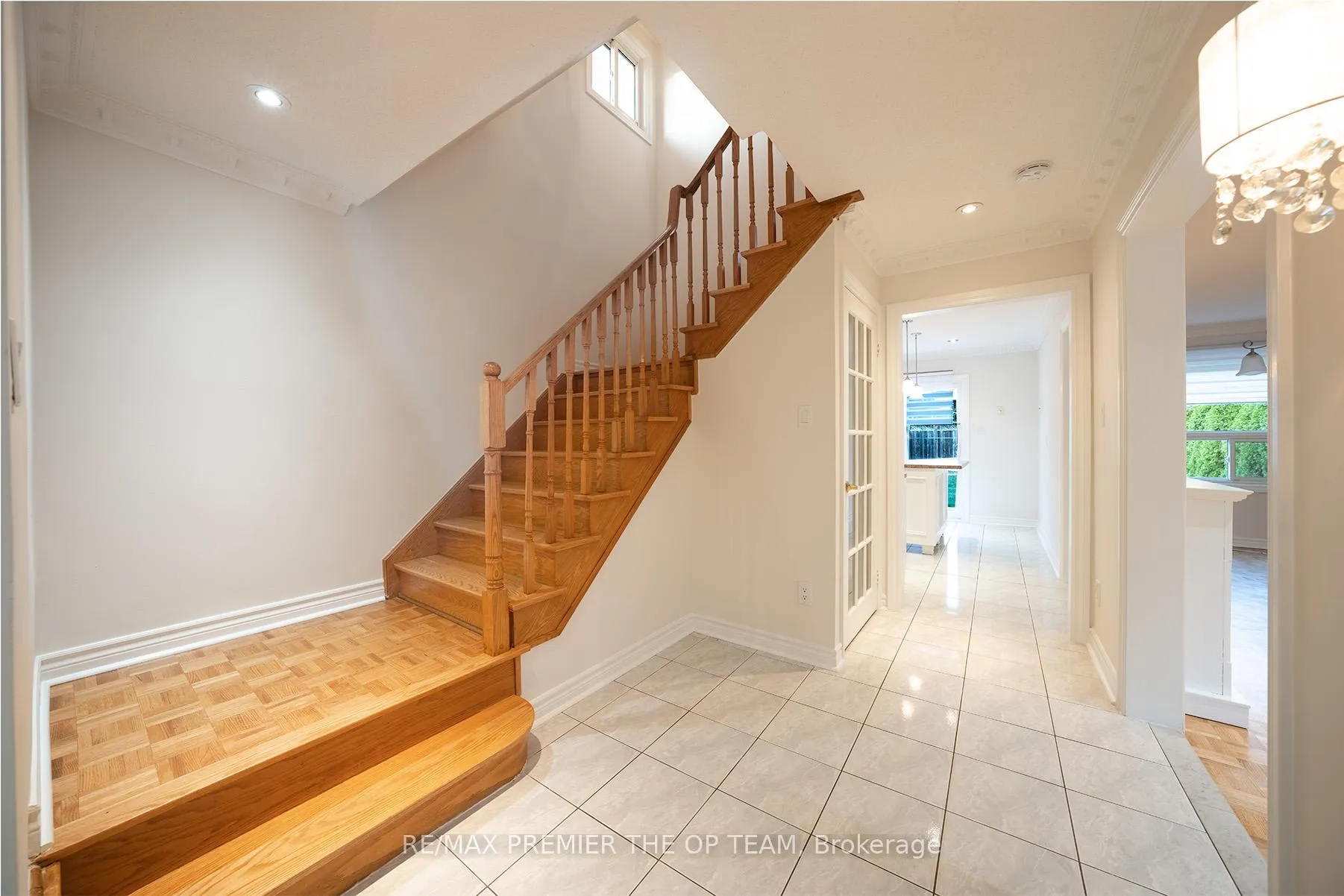 Photo 5 of 79 Governor Crescent, Vaughan, East Woodbridge — HOMEH