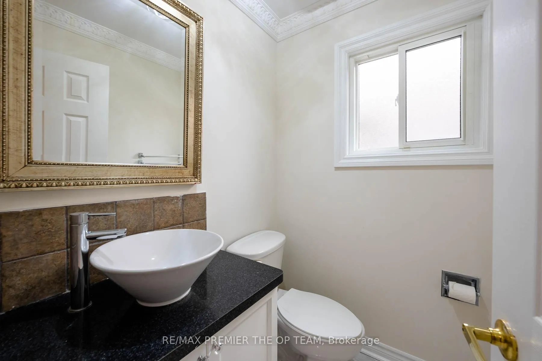 Photo 8 of 79 Governor Crescent, Vaughan, East Woodbridge — HOMEH
