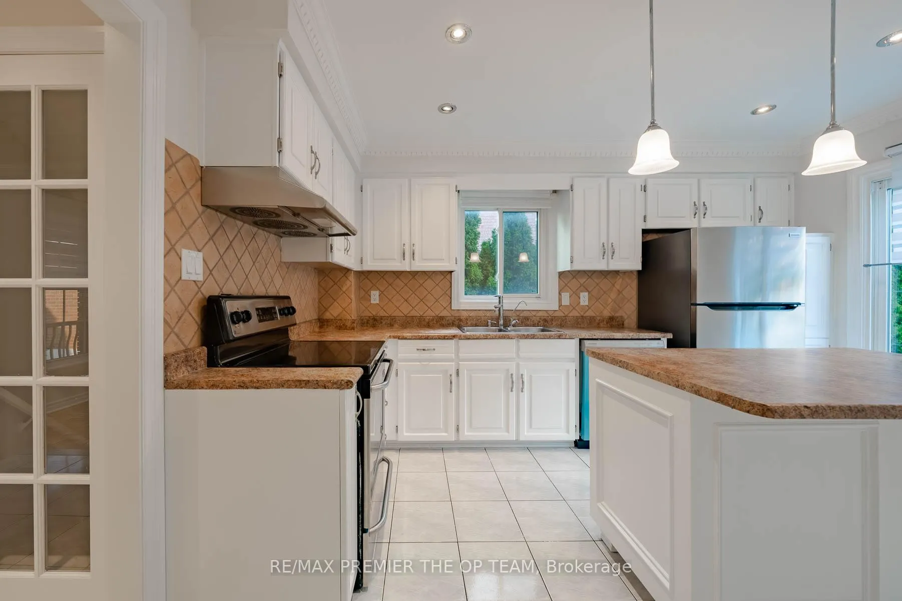 Photo 10 of 79 Governor Crescent, Vaughan, East Woodbridge — HOMEH
