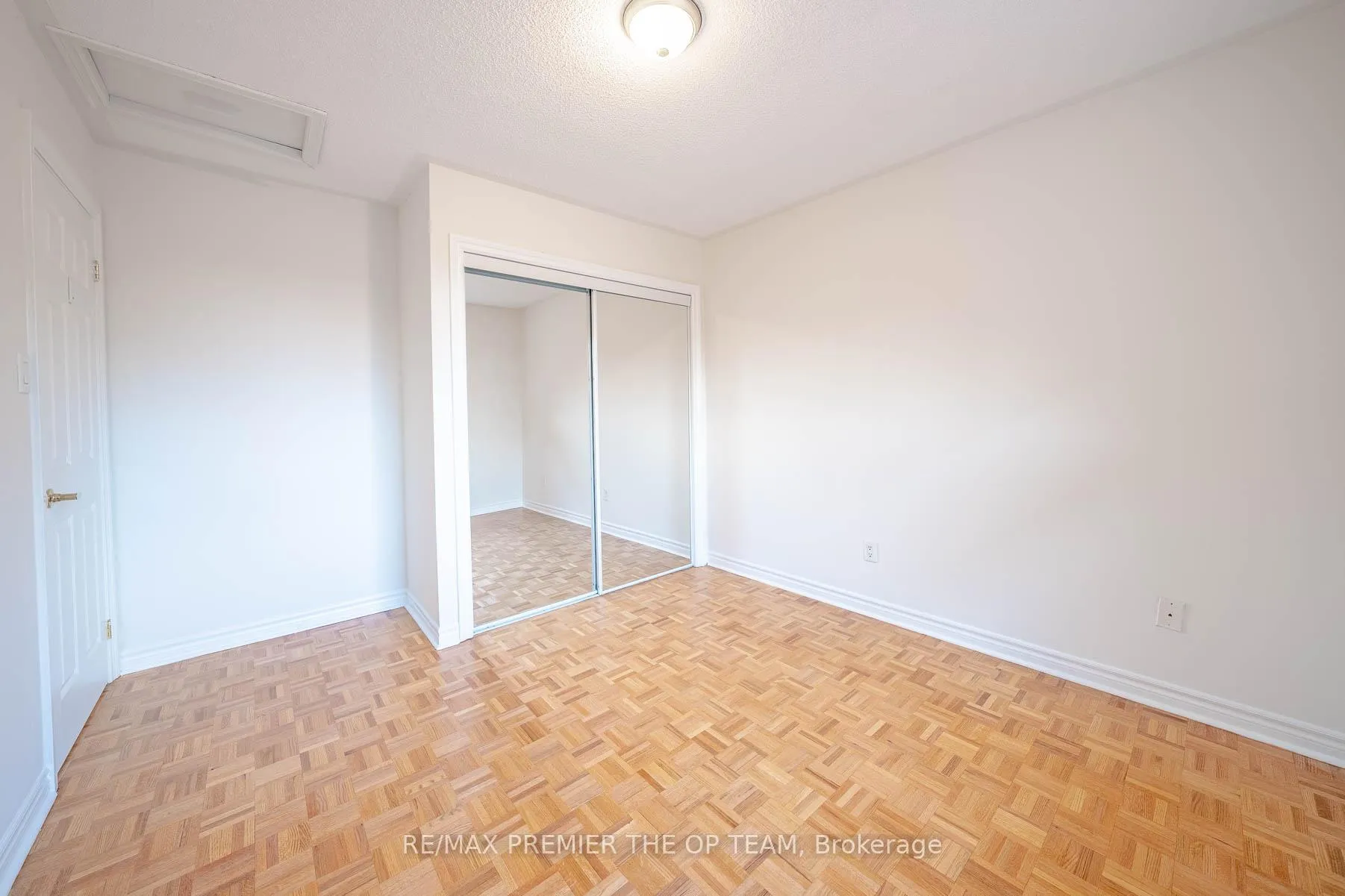 Photo 16 of 79 Governor Crescent, Vaughan, East Woodbridge — HOMEH