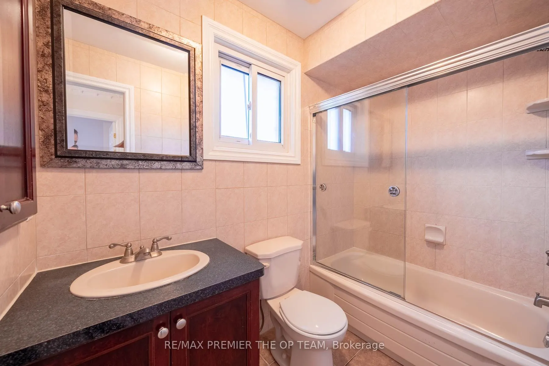 Photo 17 of 79 Governor Crescent, Vaughan, East Woodbridge — HOMEH