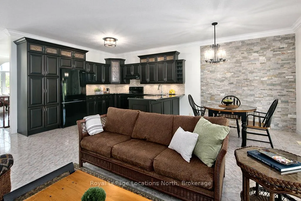Photo 13 of 85 Chamberlain Crescent, Collingwood — HOMEH