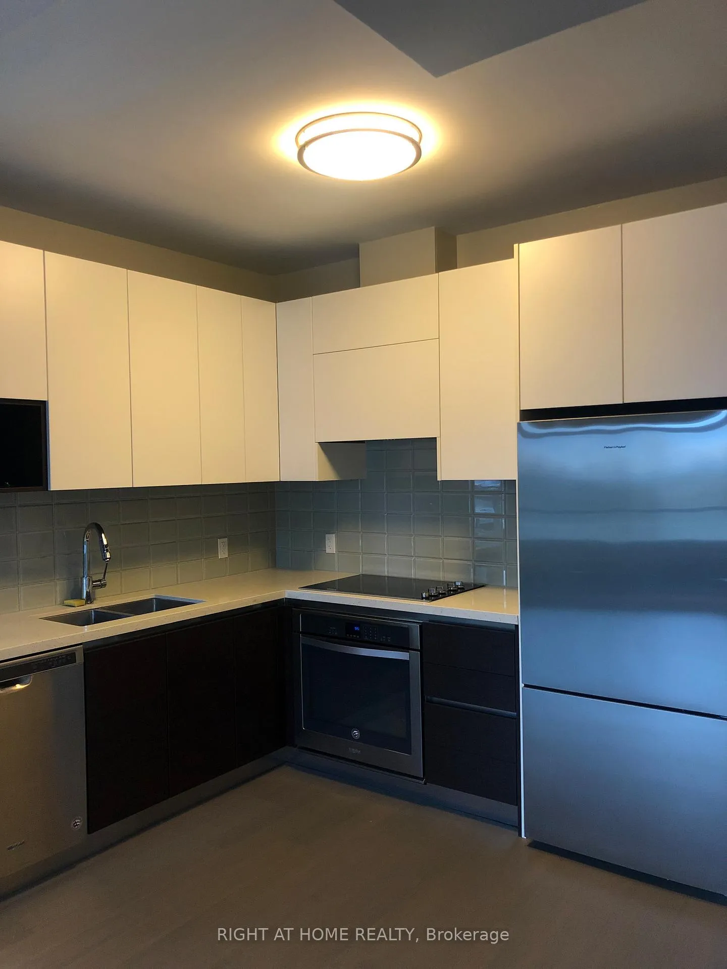 Photo 4 of Unit 608, 25 Water Walk Drive, Markham, Unionville — HOMEH