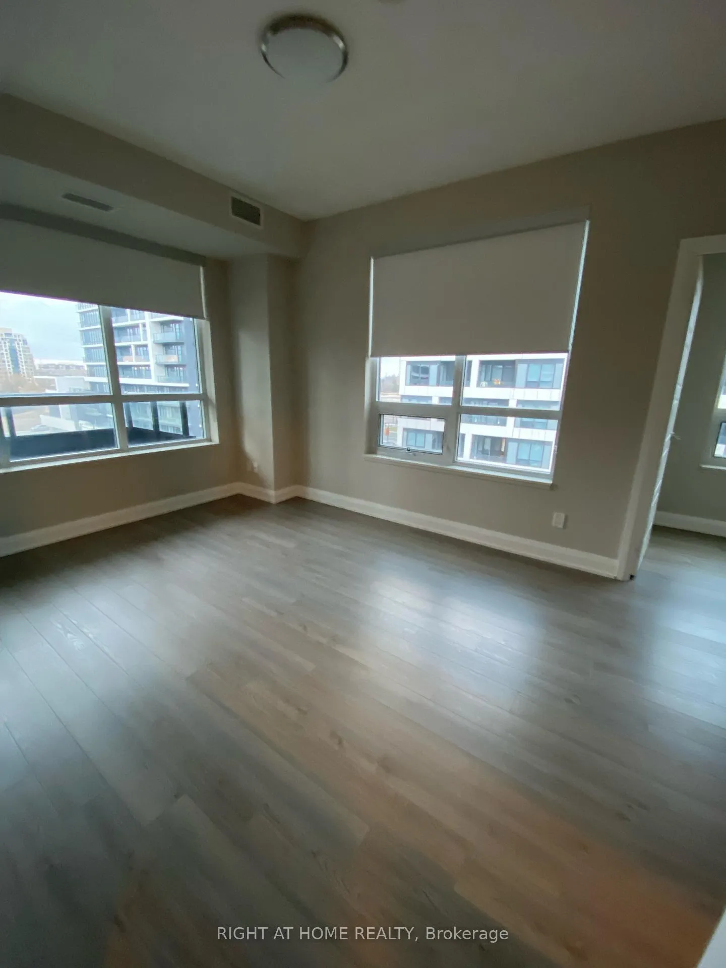 Photo 6 of Unit 608, 25 Water Walk Drive, Markham, Unionville — HOMEH