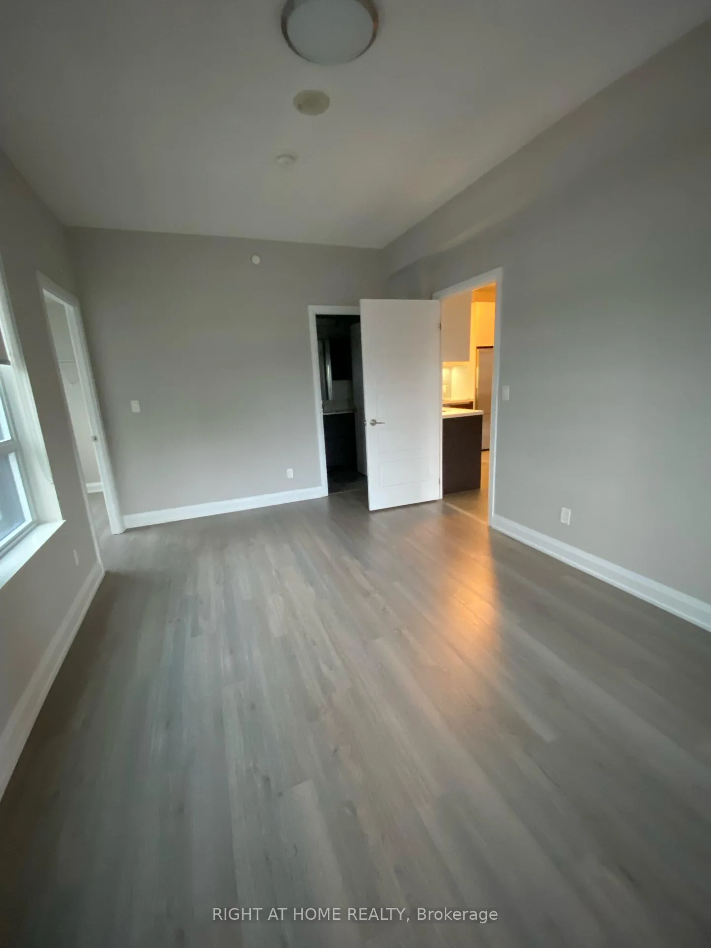 Photo 10 of Unit 608, 25 Water Walk Drive, Markham, Unionville — HOMEH