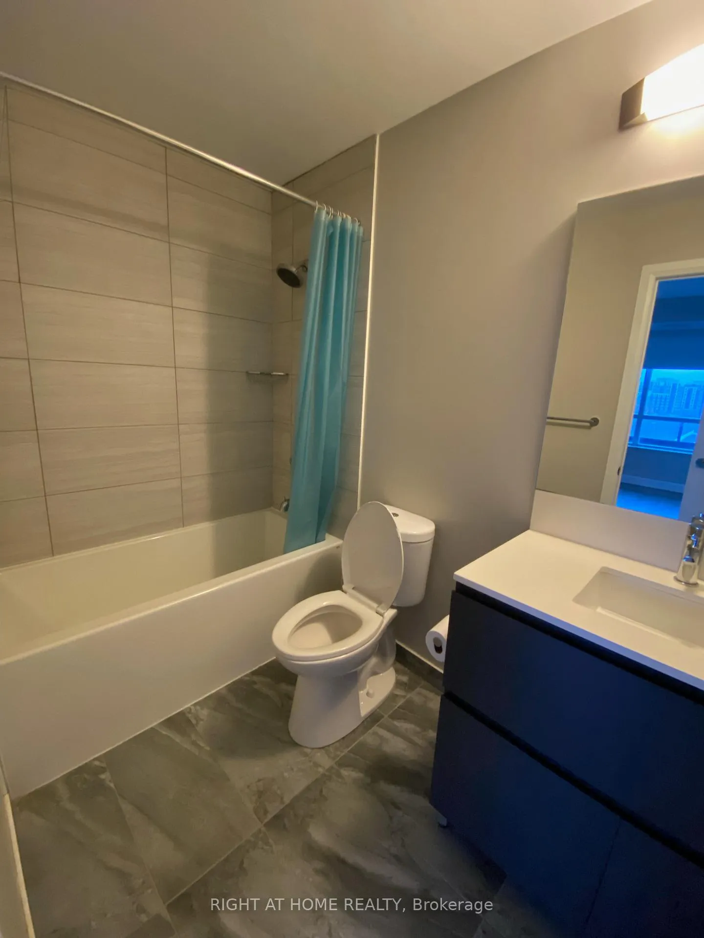 Photo 13 of Unit 608, 25 Water Walk Drive, Markham, Unionville — HOMEH