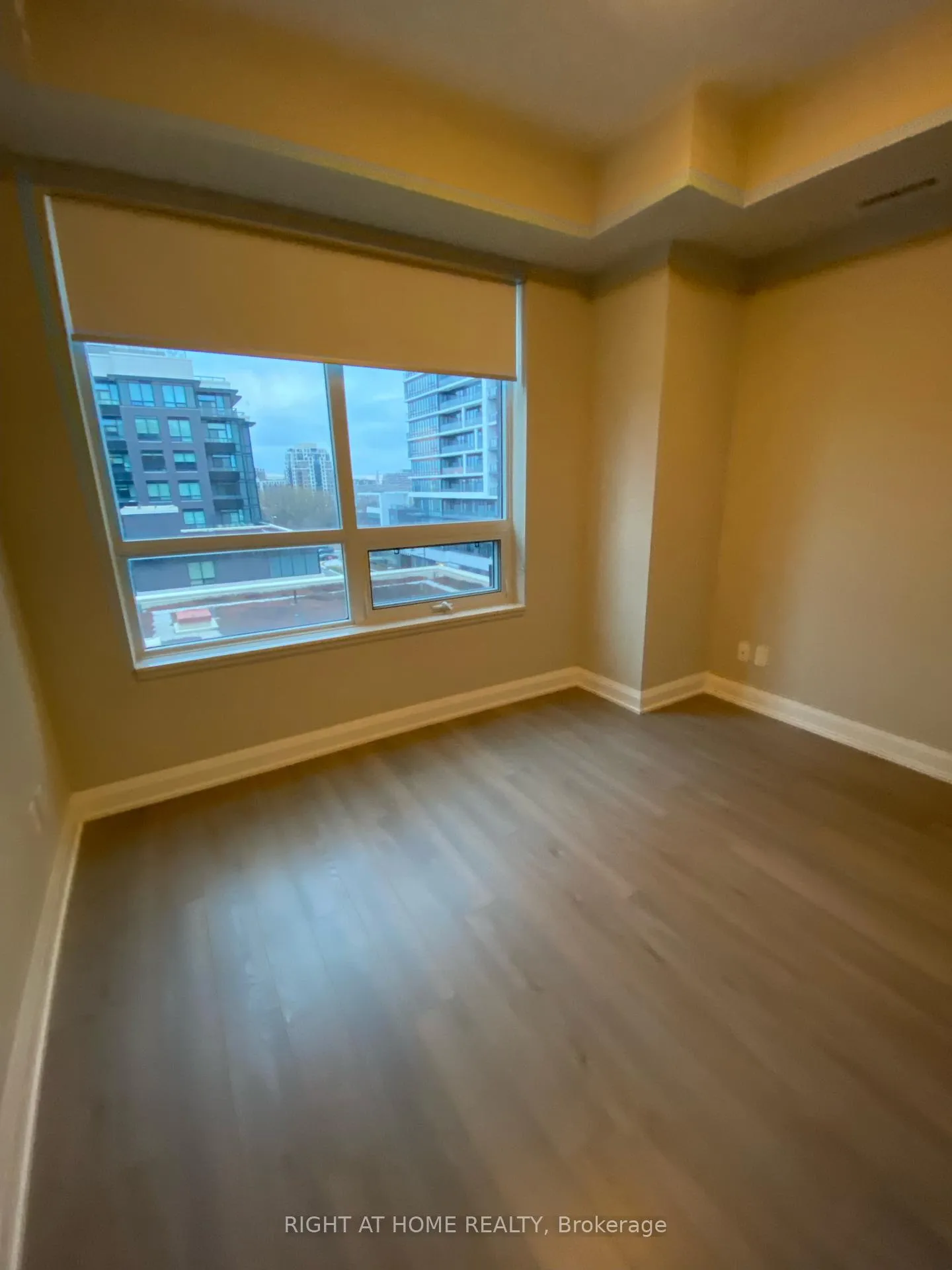 Photo 14 of Unit 608, 25 Water Walk Drive, Markham, Unionville — HOMEH
