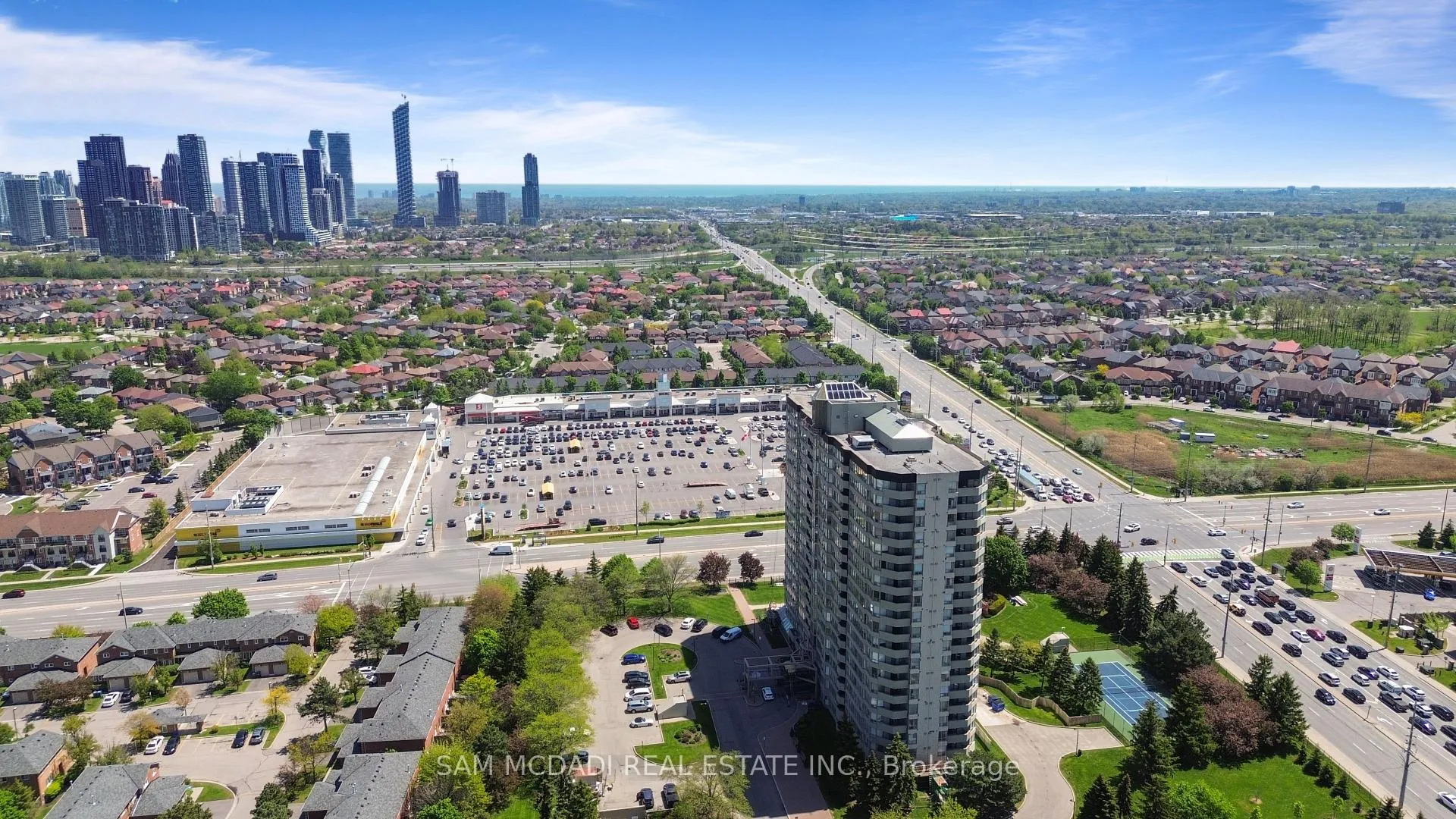 Photo 2 of Unit 1109, 700 Constellation Drive, Mississauga, Hurontario — HOMEH