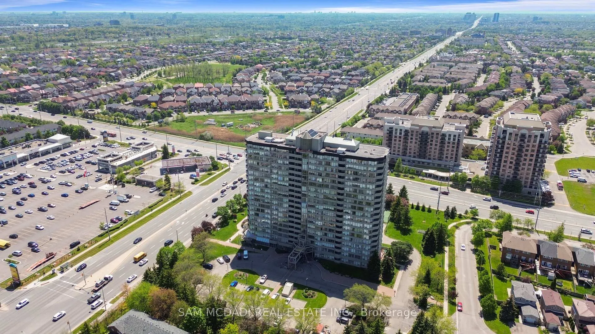 Photo 3 of Unit 1109, 700 Constellation Drive, Mississauga, Hurontario — HOMEH