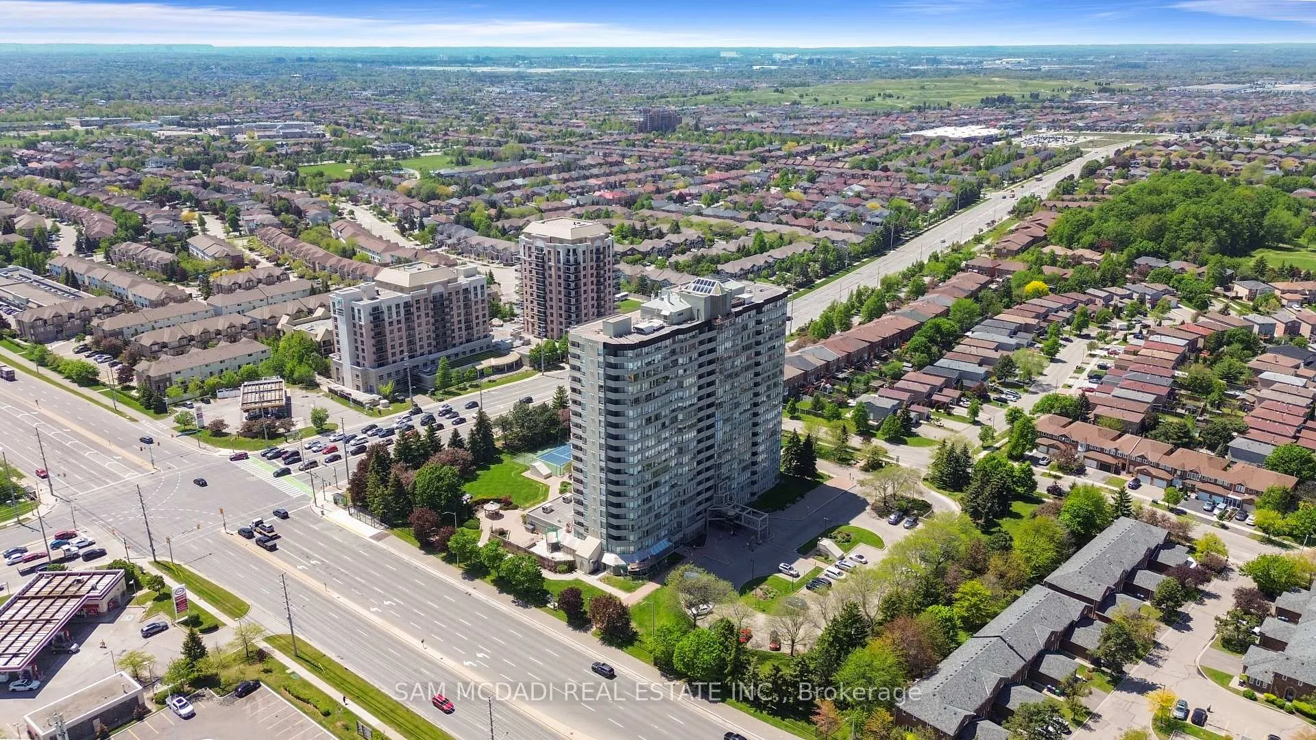 Photo 4 of Unit 1109, 700 Constellation Drive, Mississauga, Hurontario — HOMEH