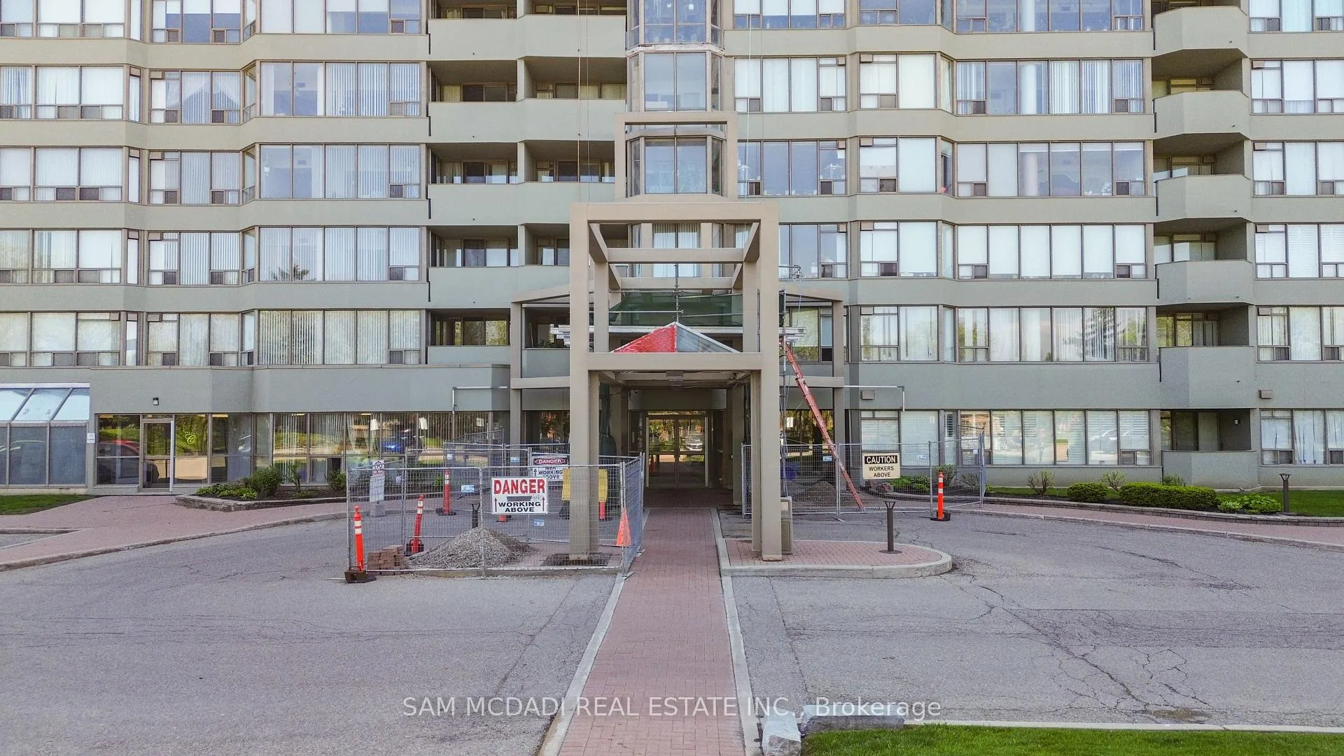 Photo 6 of Unit 1109, 700 Constellation Drive, Mississauga, Hurontario — HOMEH