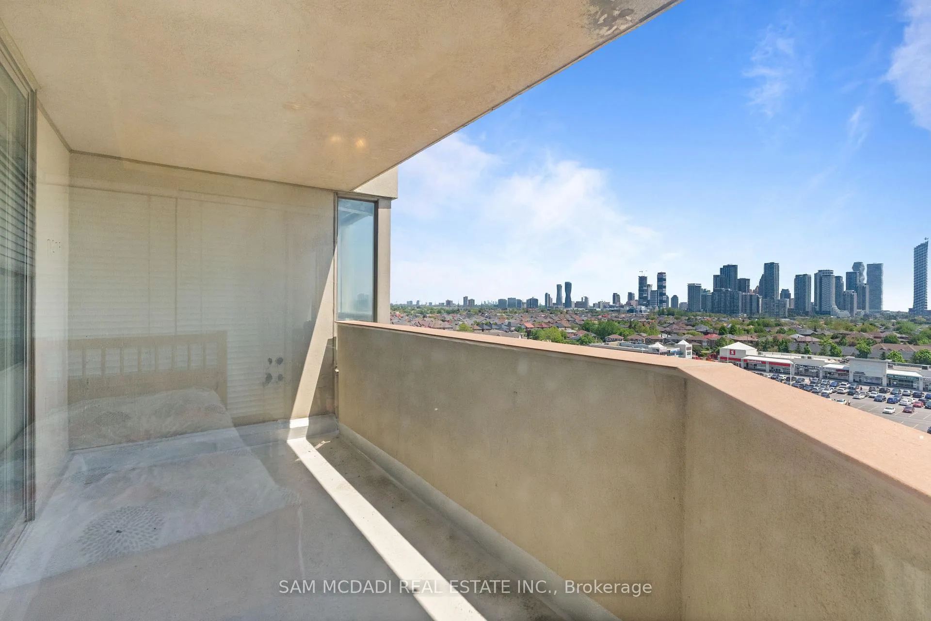 Photo 9 of Unit 1109, 700 Constellation Drive, Mississauga, Hurontario — HOMEH