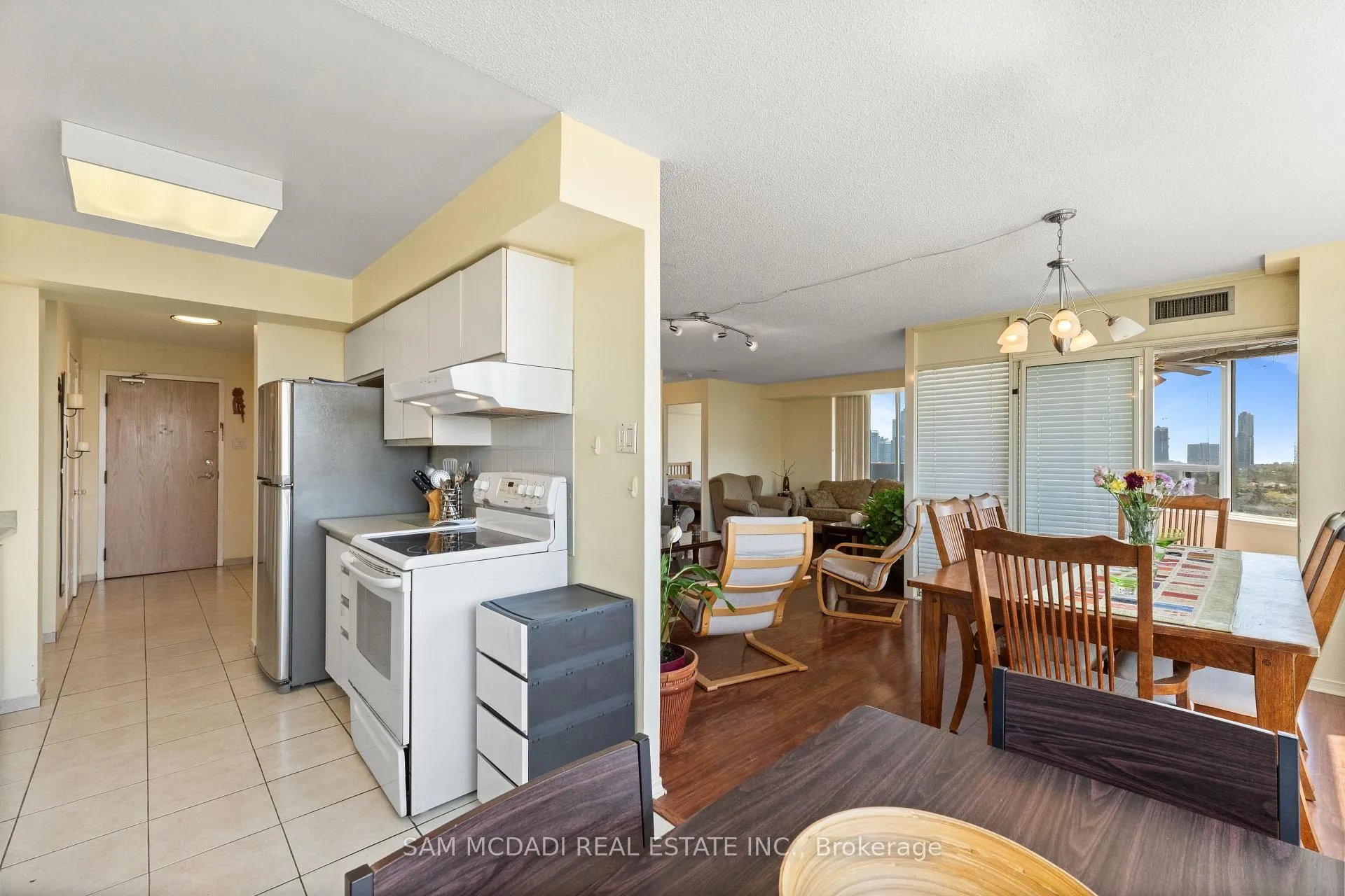 Photo 15 of Unit 1109, 700 Constellation Drive, Mississauga, Hurontario — HOMEH