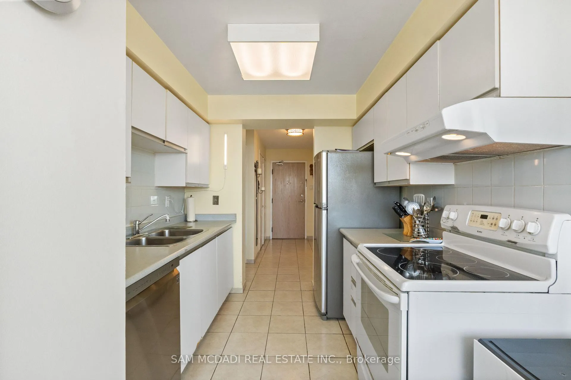 Photo 16 of Unit 1109, 700 Constellation Drive, Mississauga, Hurontario — HOMEH
