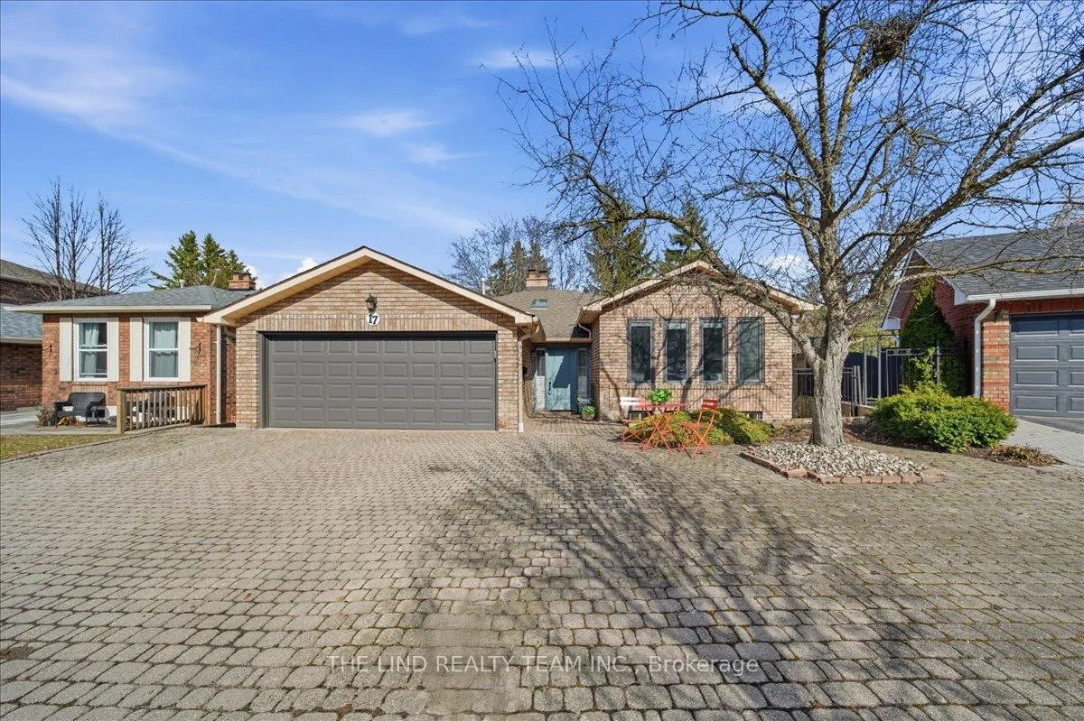 Photo 2 of 17 April Gardens, Aurora, Aurora Heights — HOMEH