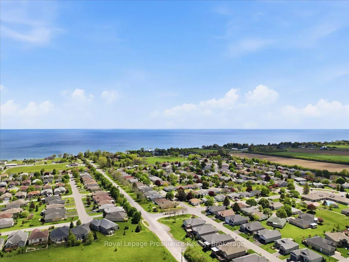 Photo 9 of 8 Dorchester Drive, Prince Edward County, Wellington — HOMEH