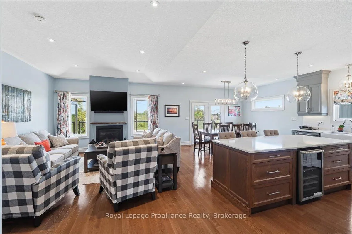 Photo 16 of 8 Dorchester Drive, Prince Edward County, Wellington — HOMEH