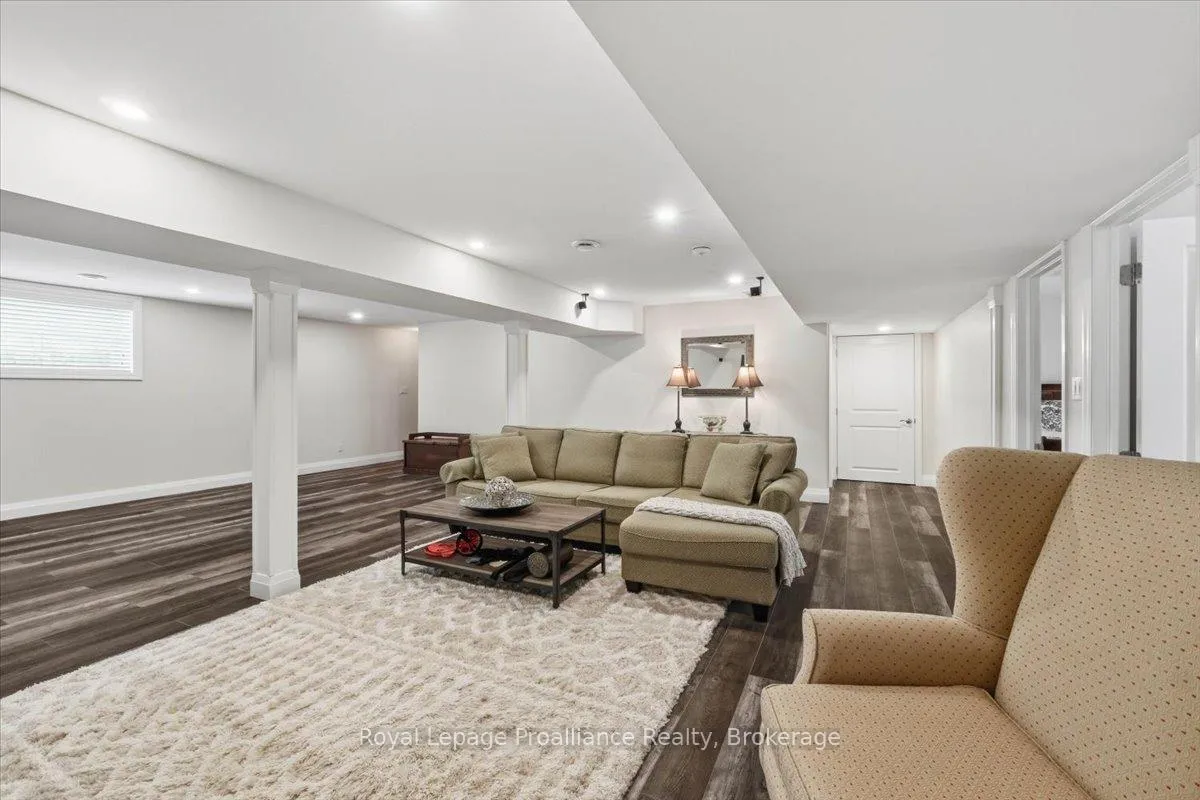 Photo 35 of 8 Dorchester Drive, Prince Edward County, Wellington — HOMEH