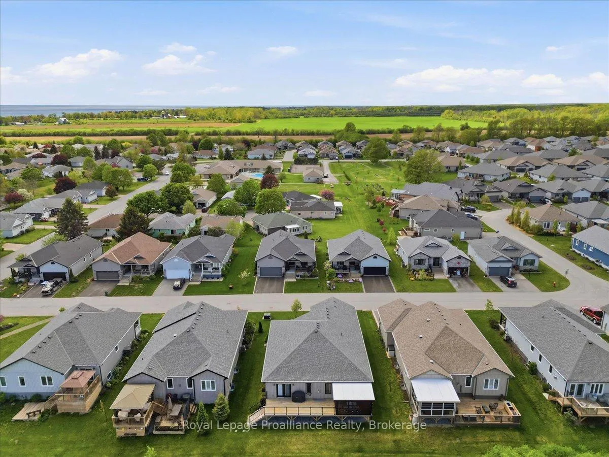 Photo 43 of 8 Dorchester Drive, Prince Edward County, Wellington — HOMEH
