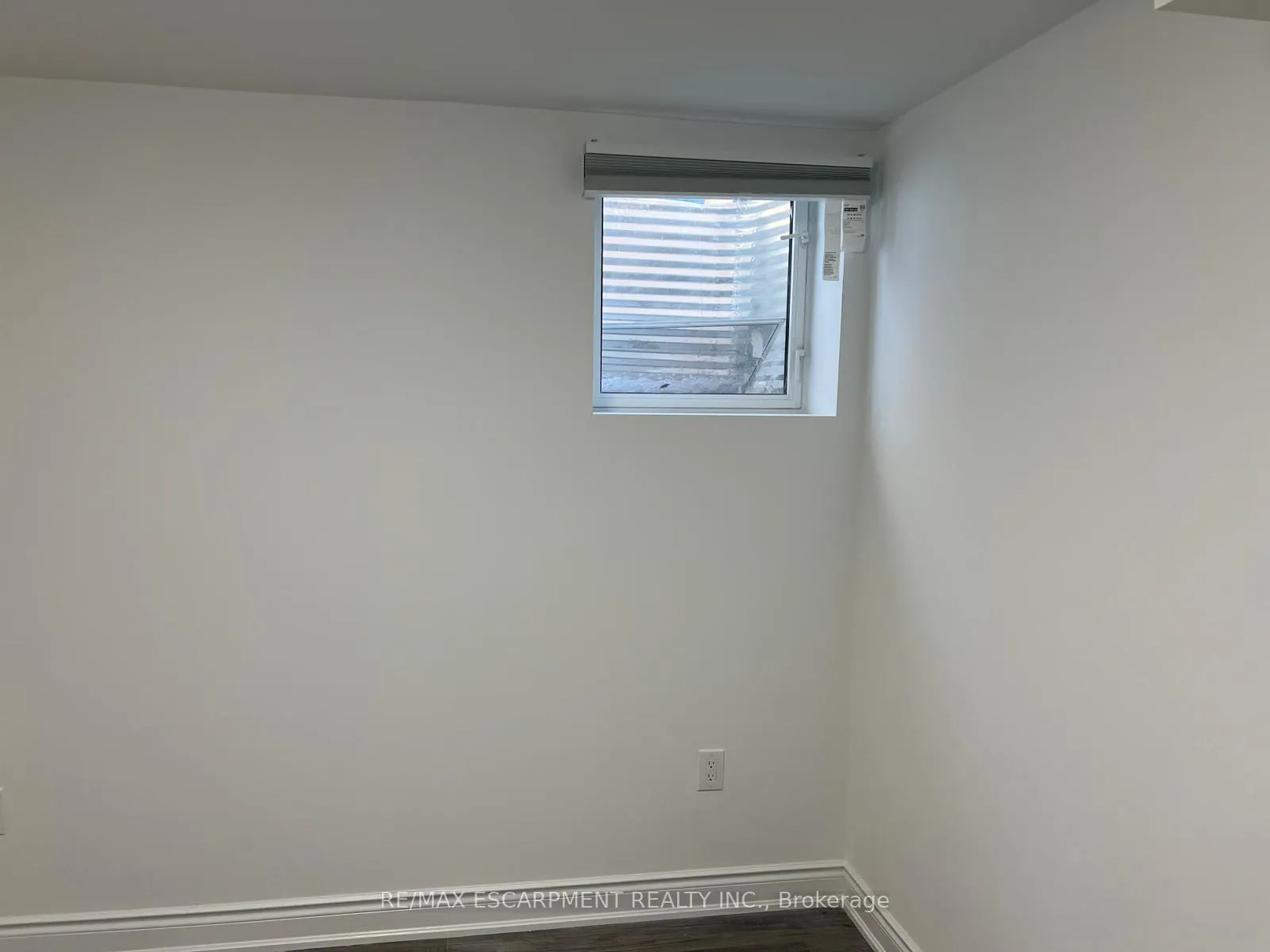 Photo 6 of Unit BASEMENT, 40 Pagebrook Crescent, Hamilton, Stoney Creek Mountain — HOMEH