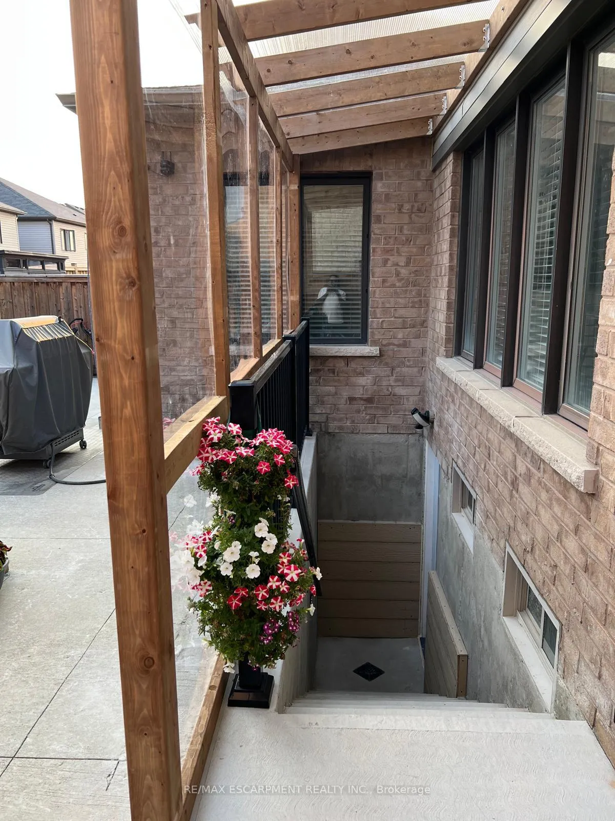 Photo 11 of Unit BASEMENT, 40 Pagebrook Crescent, Hamilton, Stoney Creek Mountain — HOMEH