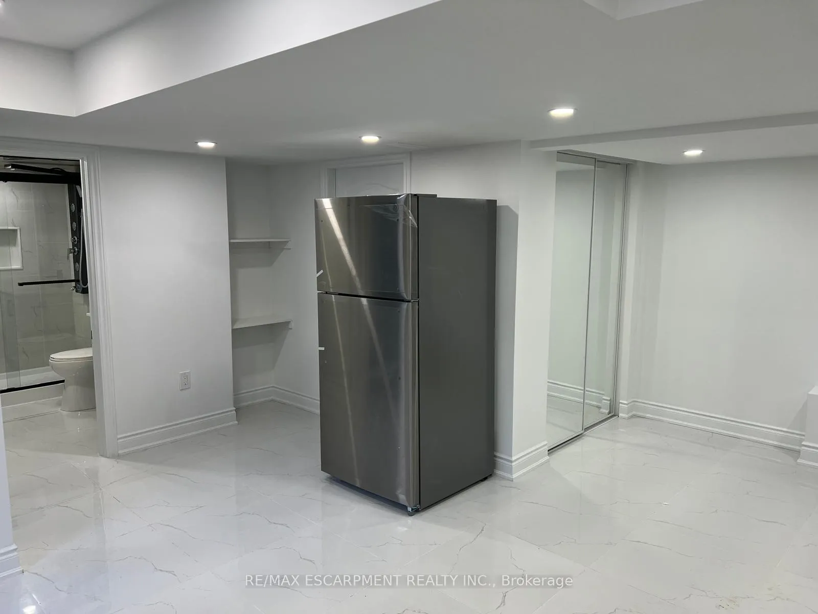 Photo 14 of Unit BASEMENT, 40 Pagebrook Crescent, Hamilton, Stoney Creek Mountain — HOMEH