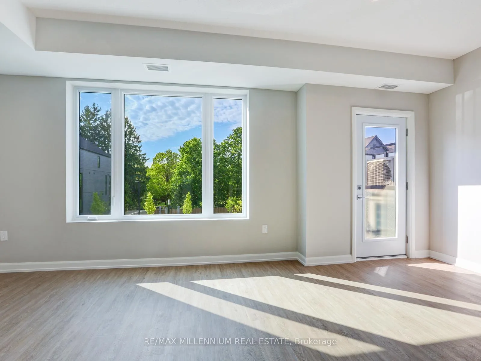 Photo 10 of Unit 206, 708 Woolwich Street, Guelph, Riverside Park — HOMEH