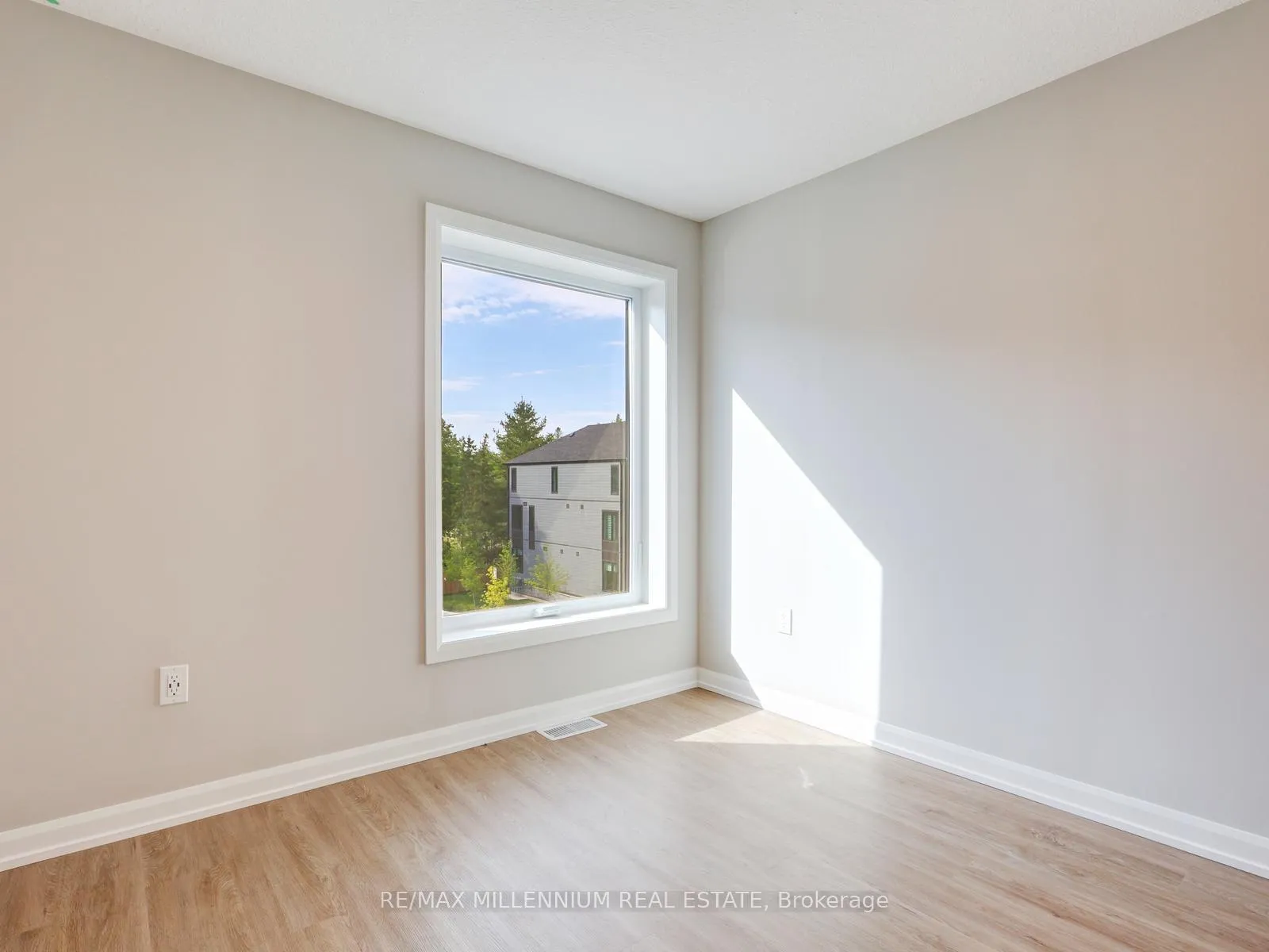 Photo 25 of Unit 206, 708 Woolwich Street, Guelph, Riverside Park — HOMEH