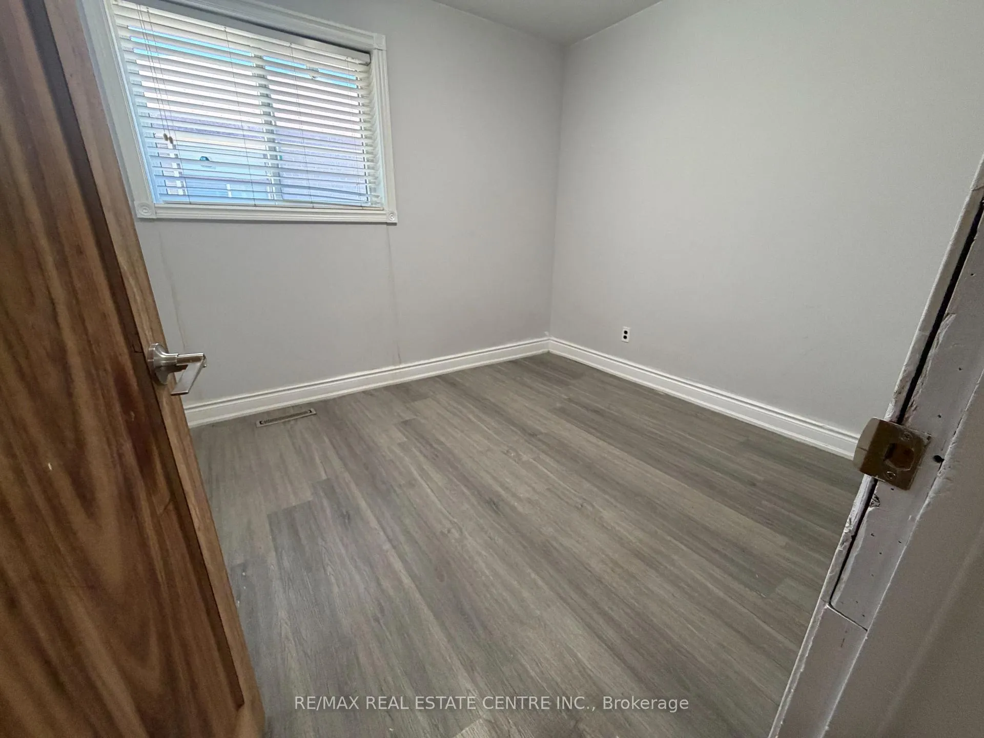 Photo 7 of 62 Corby Crescent, Brampton, Brampton South — HOMEH