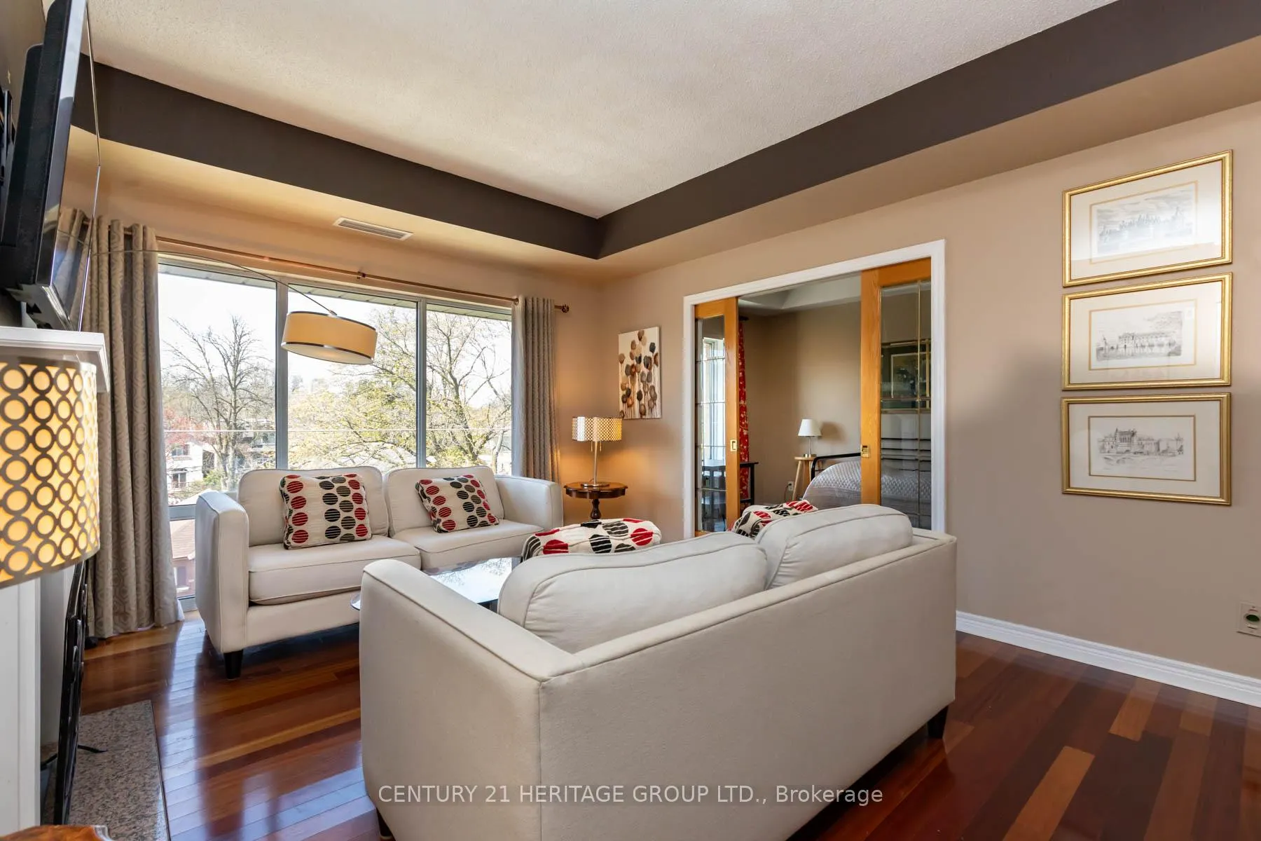 Photo 3 of Unit 405, 211 Randolph Road, Toronto, Leaside — HOMEH