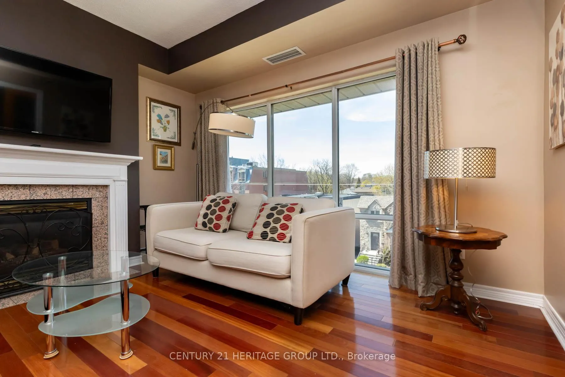 Photo 11 of Unit 405, 211 Randolph Road, Toronto, Leaside — HOMEH