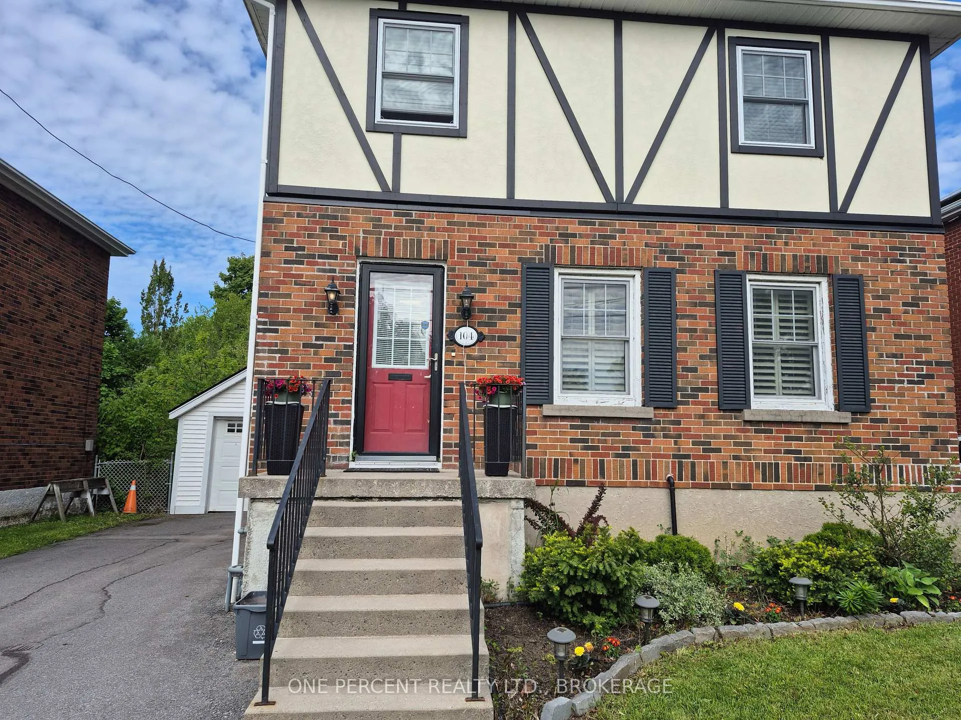 Photo 3 of 104 Ellerbeck Street, Kingston, Central City East — HOMEH