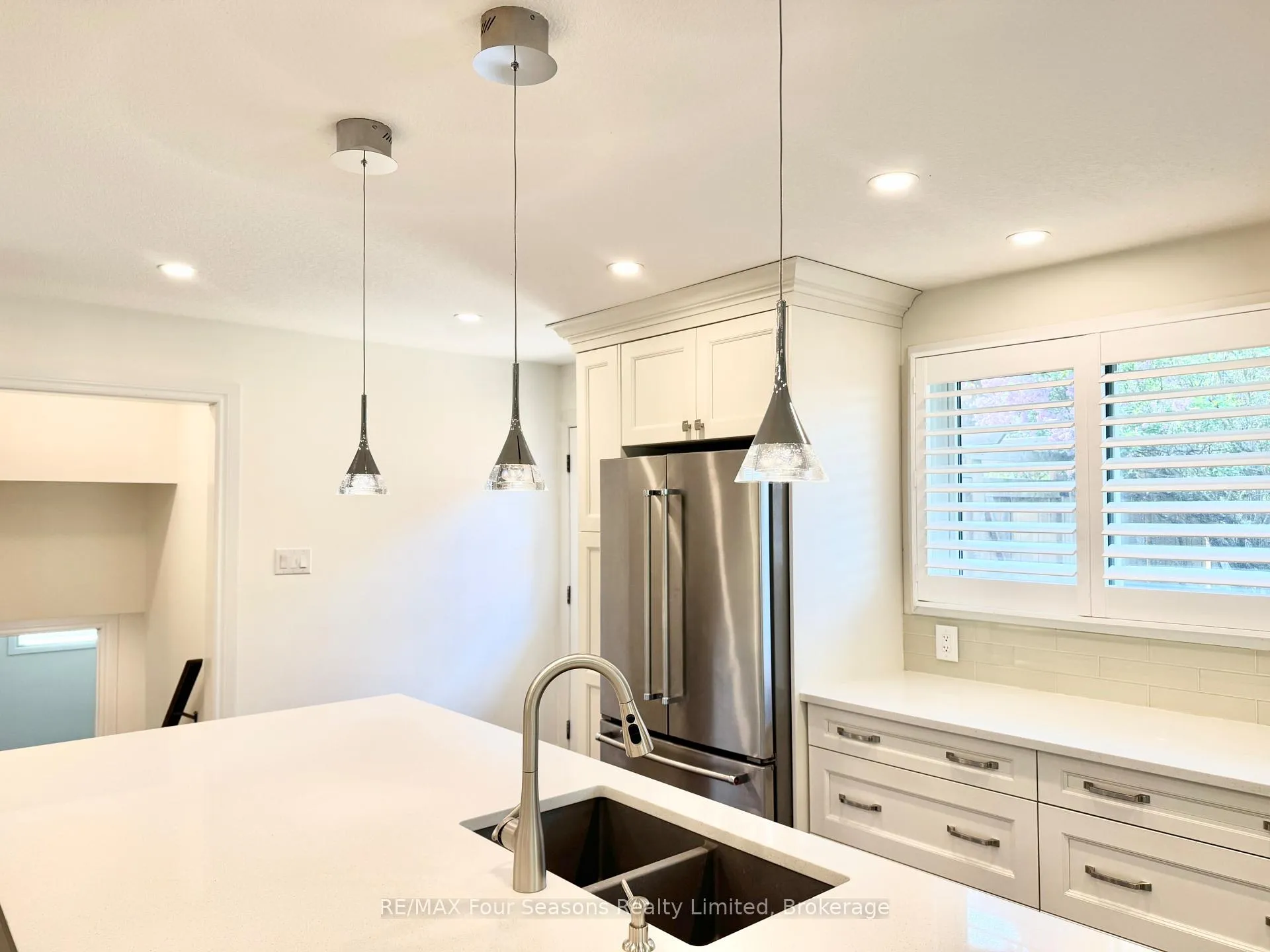 Photo 5 of 51 Carlyle Place, Kitchener — HOMEH