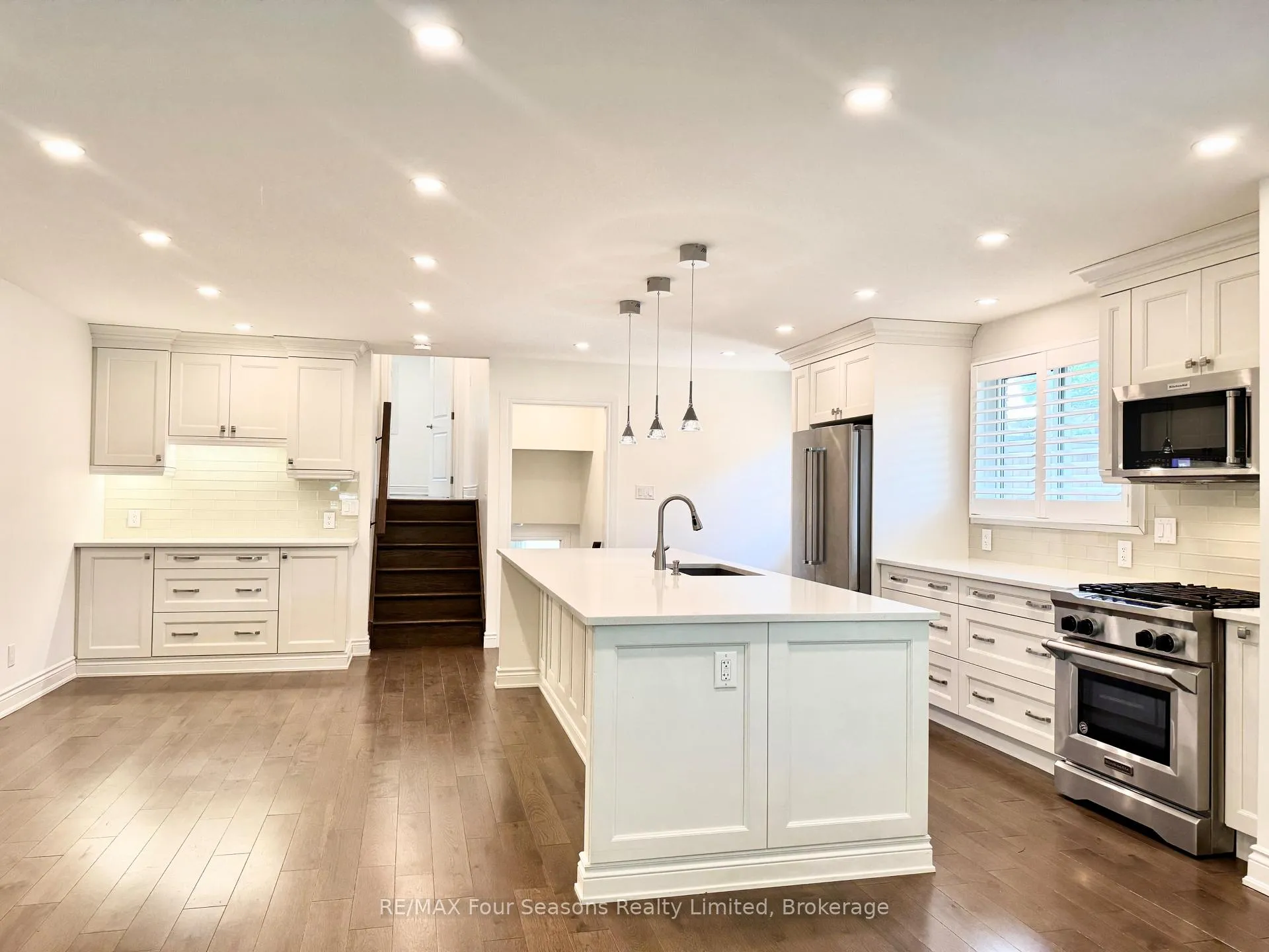 Photo 12 of 51 Carlyle Place, Kitchener — HOMEH