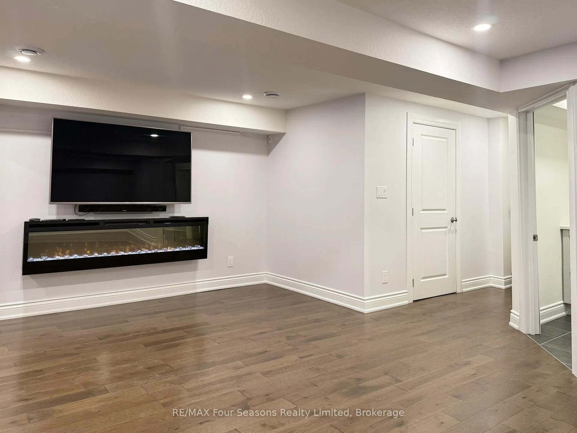 Photo 18 of 51 Carlyle Place, Kitchener — HOMEH