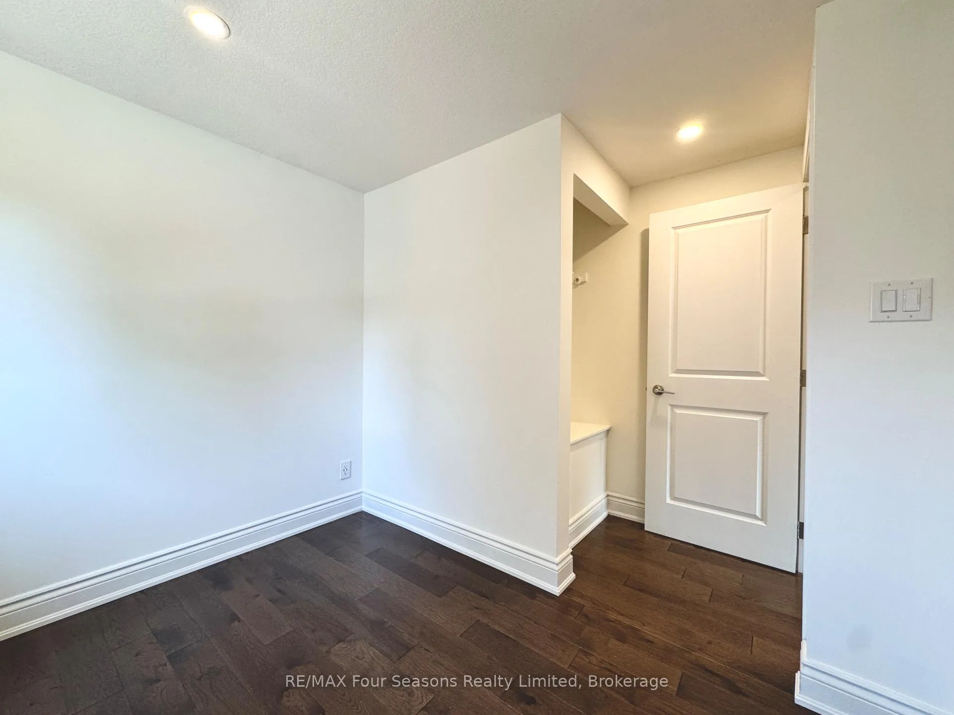 Photo 23 of 51 Carlyle Place, Kitchener — HOMEH