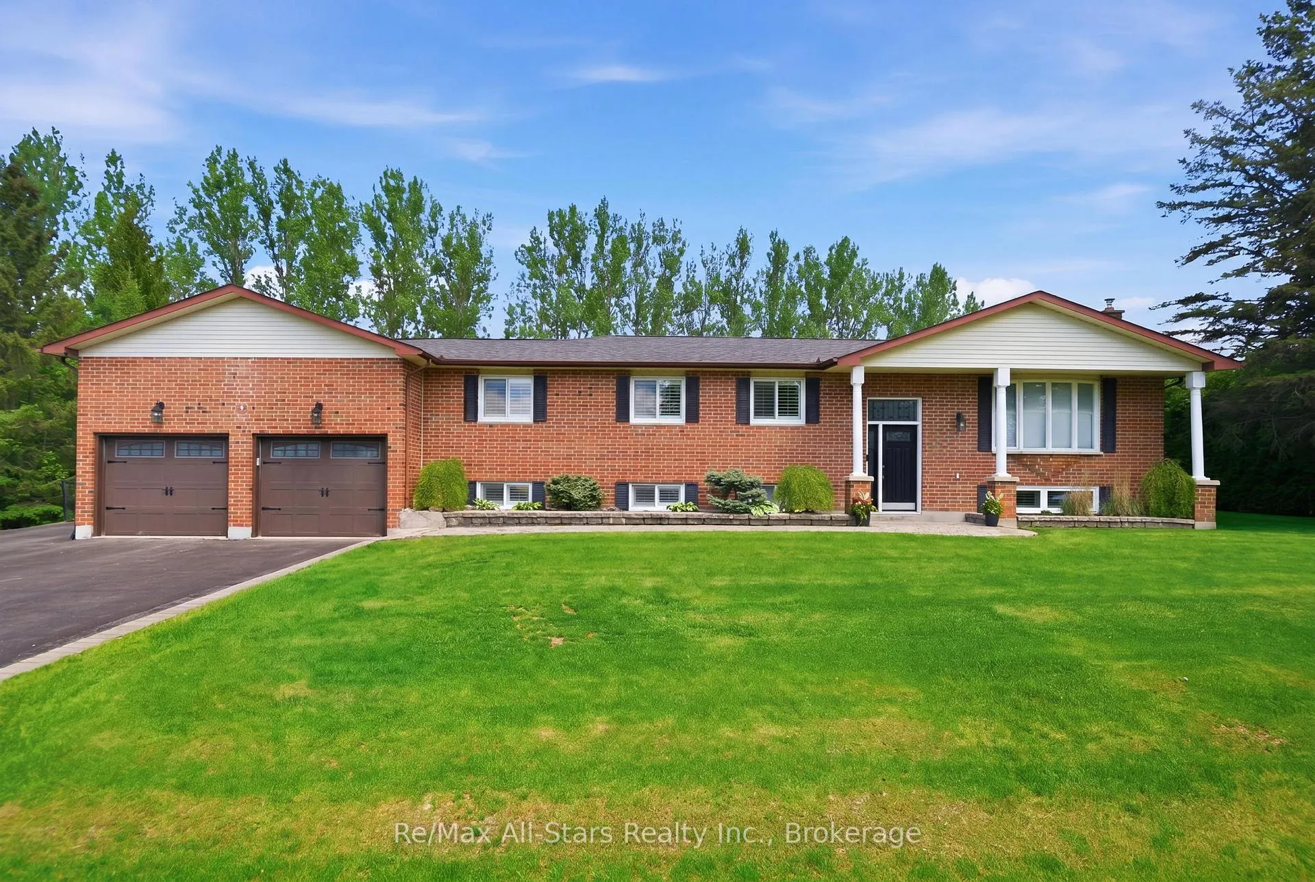 Photo 3 of 601 Alma Street, Scugog, Port Perry — HOMEH