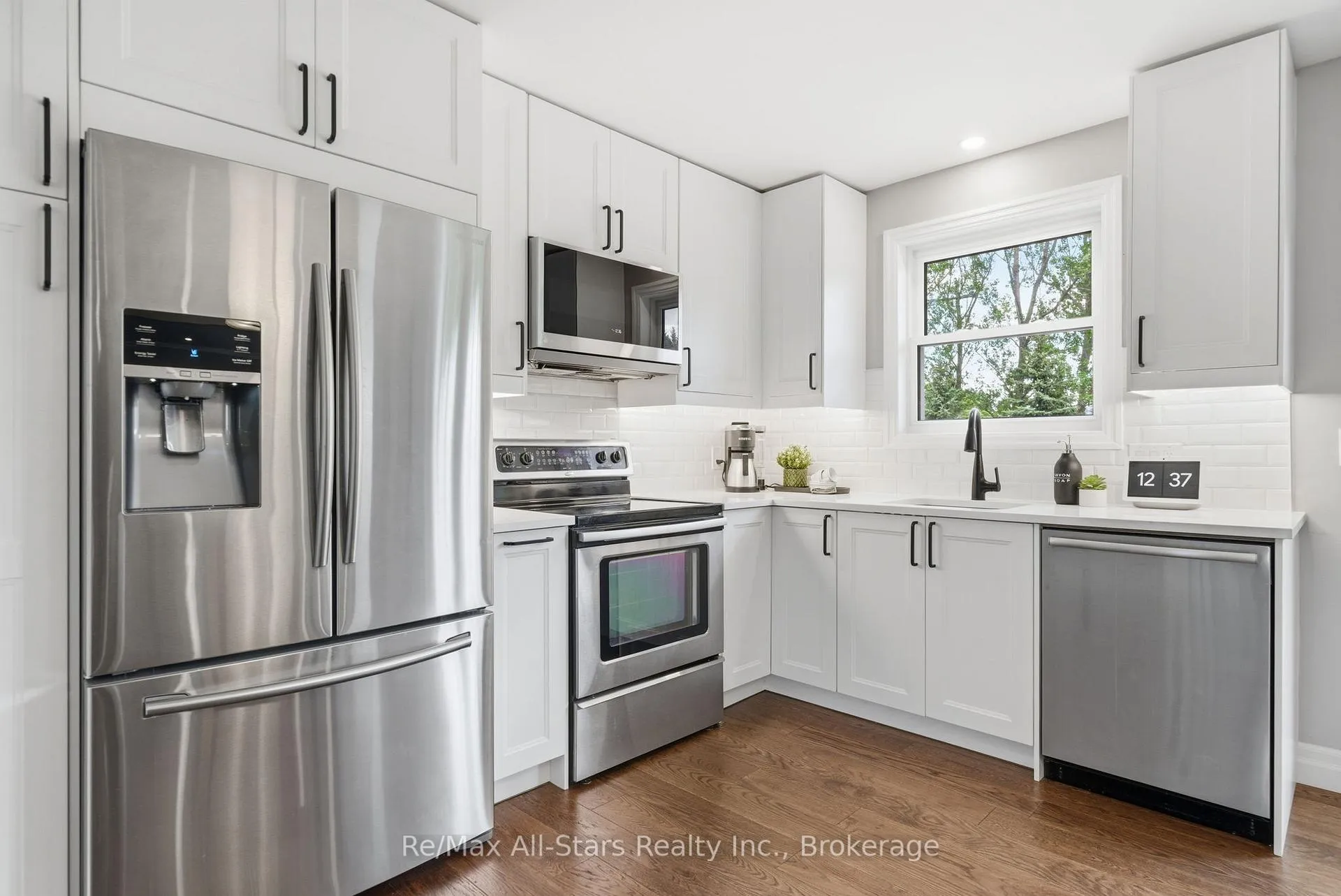 Photo 10 of 601 Alma Street, Scugog, Port Perry — HOMEH