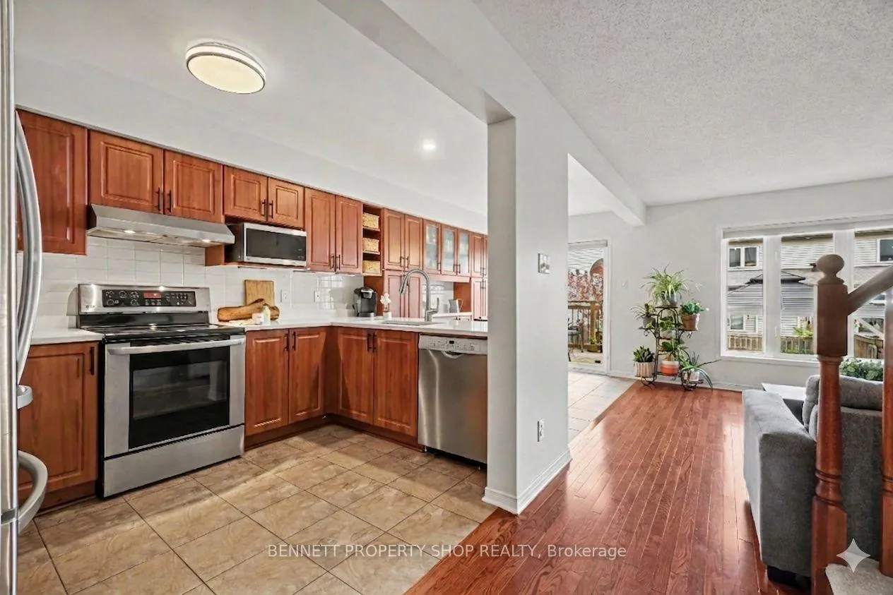 Photo 2 of 330 Laguna Street, Ottawa, Leitrim — HOMEH