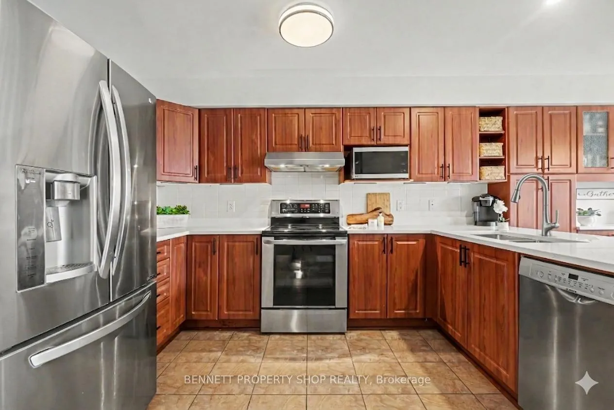 Photo 3 of 330 Laguna Street, Ottawa, Leitrim — HOMEH