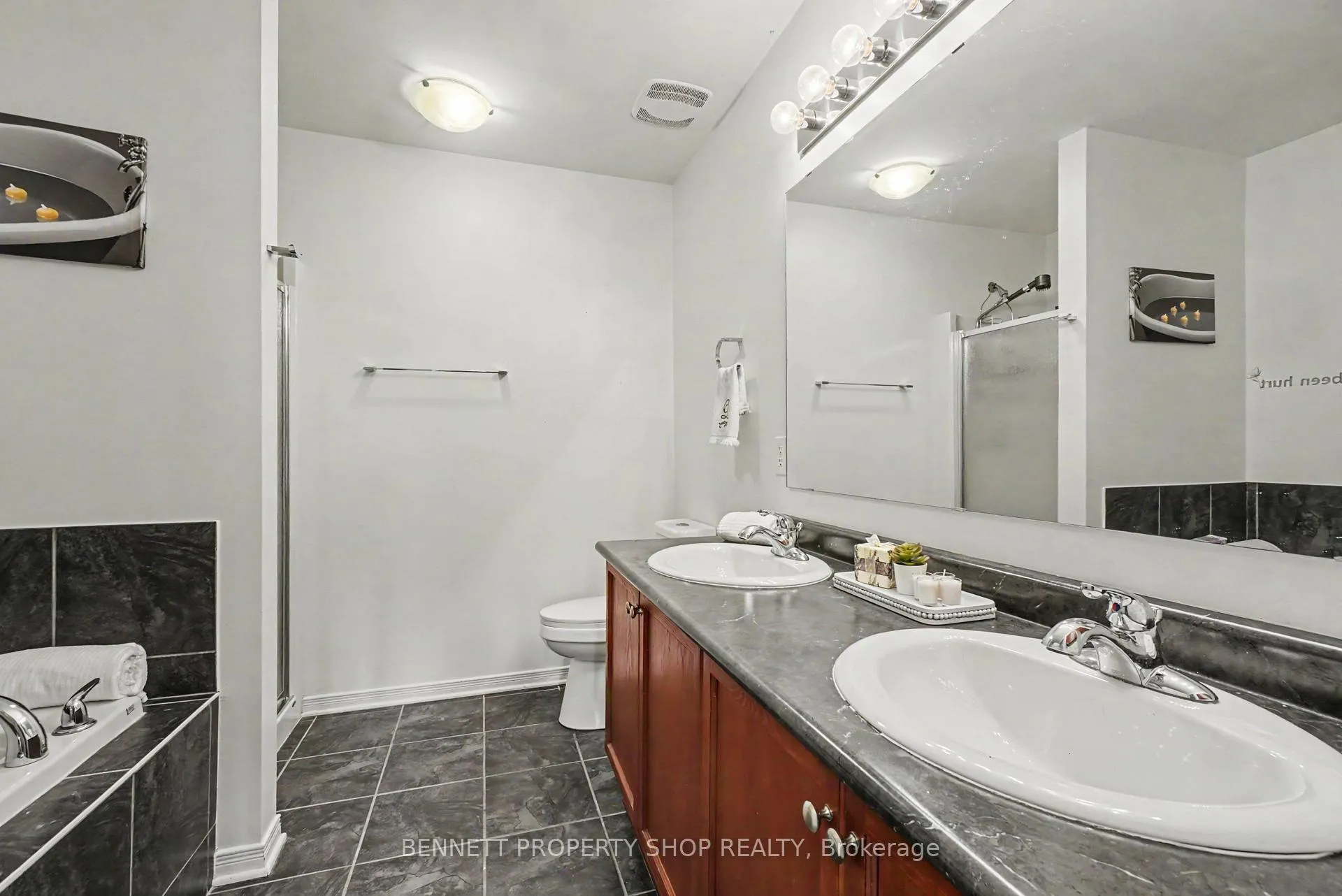 Photo 7 of 330 Laguna Street, Ottawa, Leitrim — HOMEH