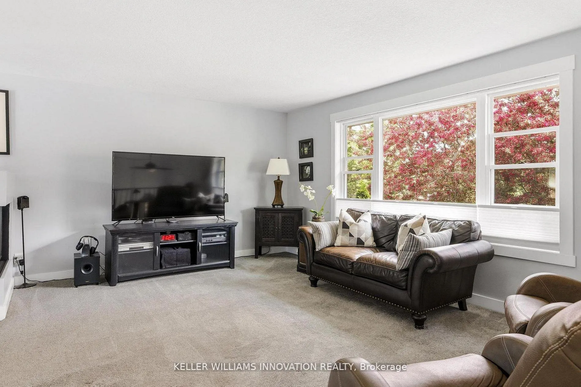 Photo 10 of 25 Greenock Drive, Kitchener — HOMEH