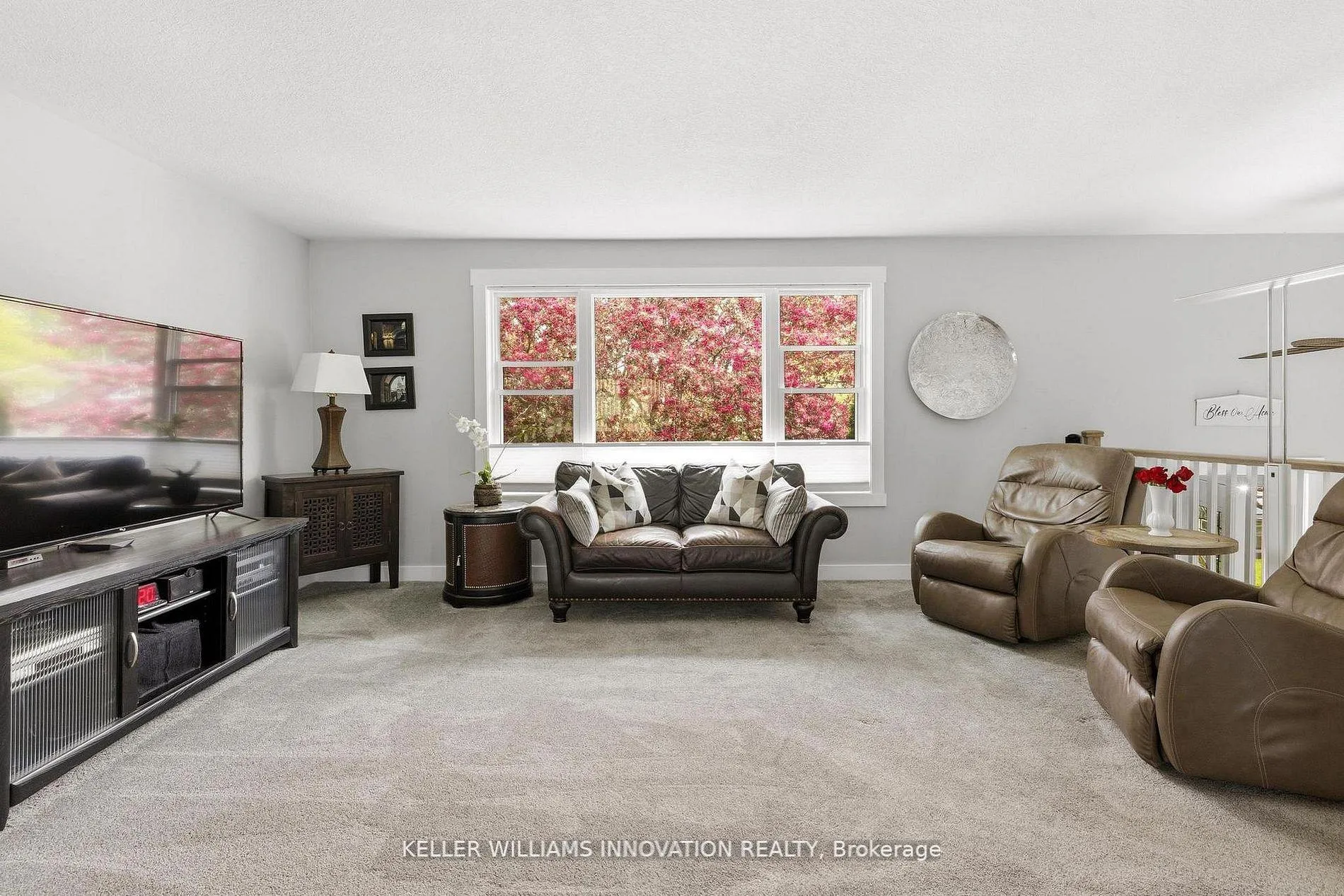 Photo 11 of 25 Greenock Drive, Kitchener — HOMEH