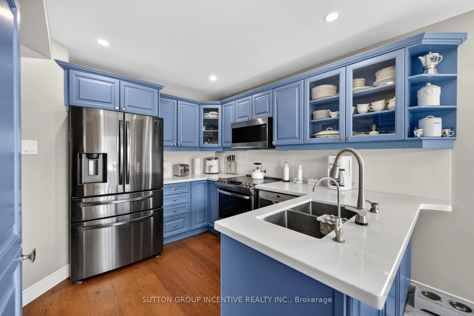 Photo 12 of 60 Succession Crescent, Barrie, Innis-Shore — HOMEH