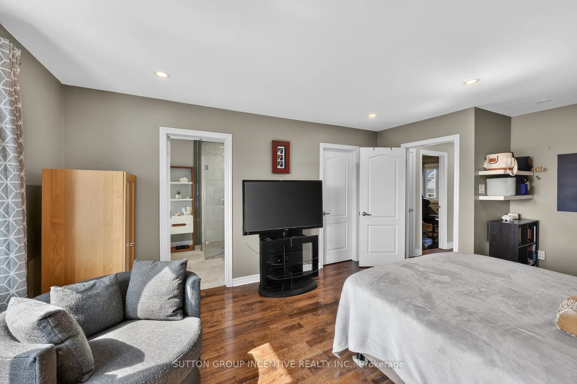 Photo 15 of 60 Succession Crescent, Barrie, Innis-Shore — HOMEH