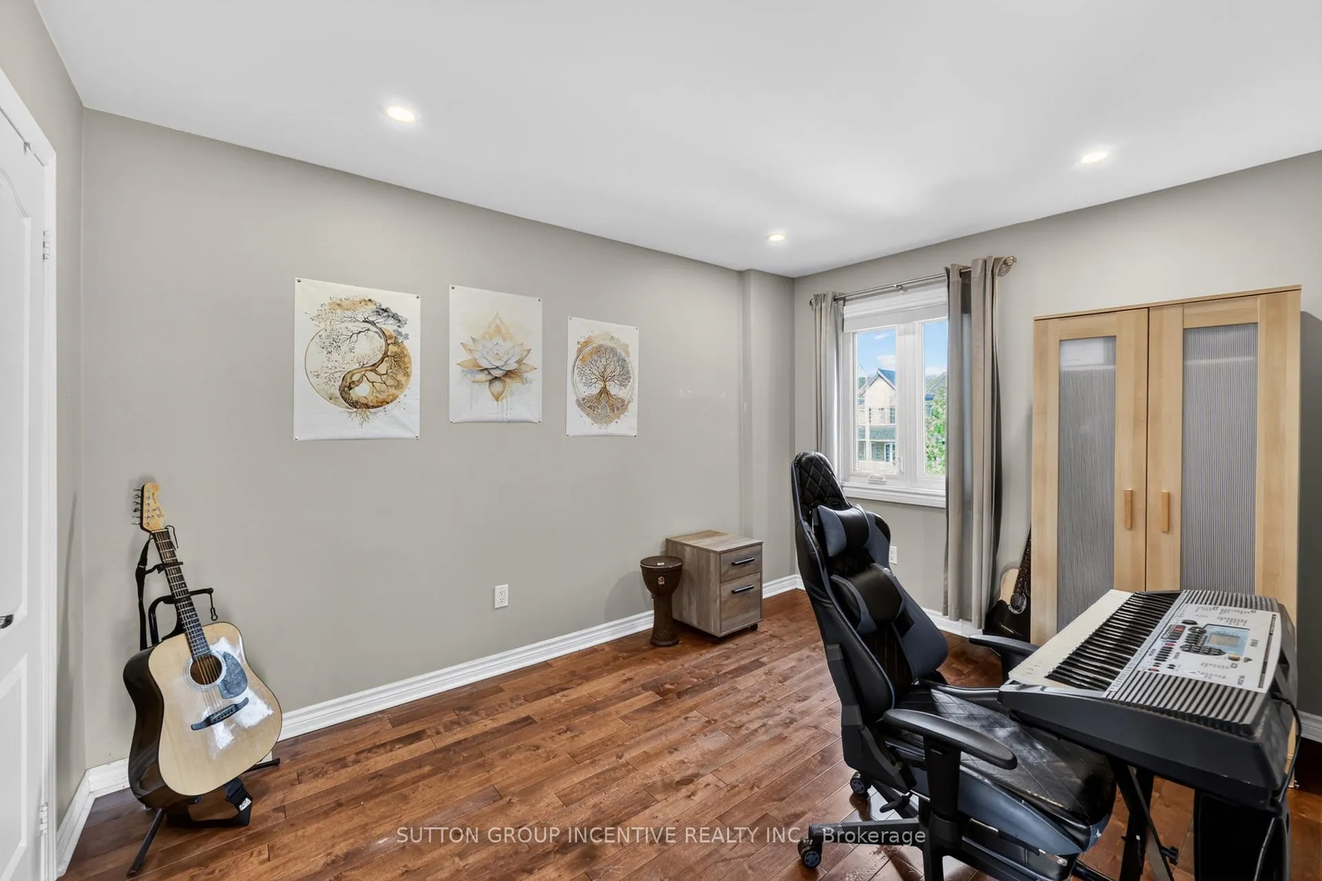 Photo 19 of 60 Succession Crescent, Barrie, Innis-Shore — HOMEH