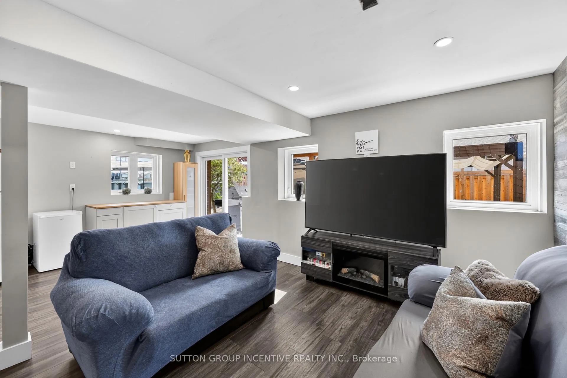Photo 22 of 60 Succession Crescent, Barrie, Innis-Shore — HOMEH