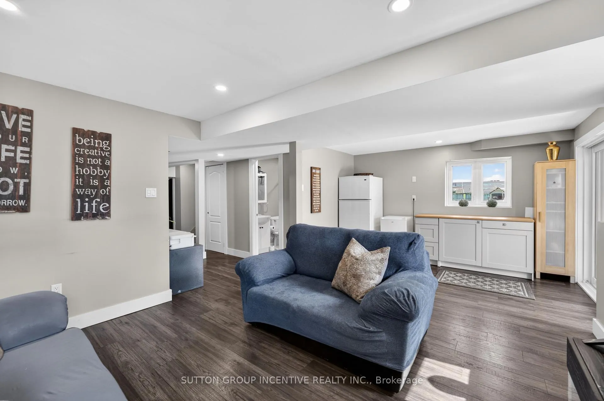 Photo 24 of 60 Succession Crescent, Barrie, Innis-Shore — HOMEH